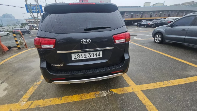 Kia Carnival