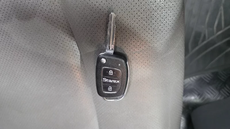 Hyundai Starex