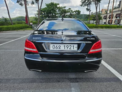 Hyundai Equus