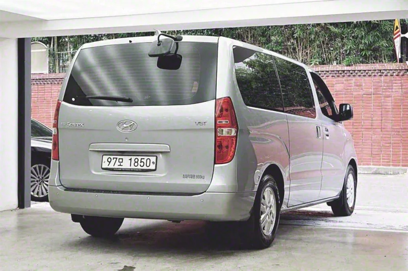 Hyundai Starex