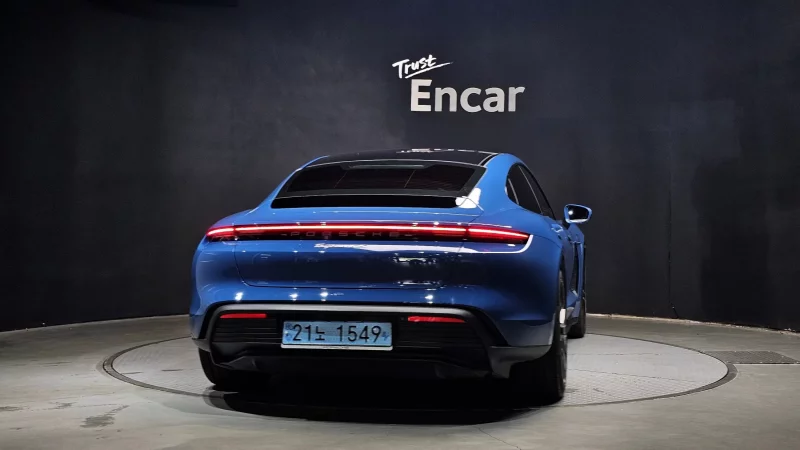 Porsche TAYCAN