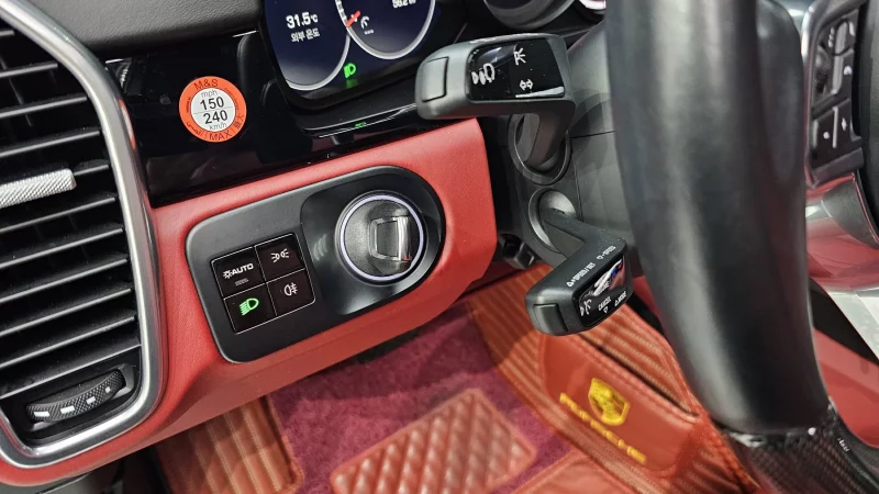 Porsche CAYENNE