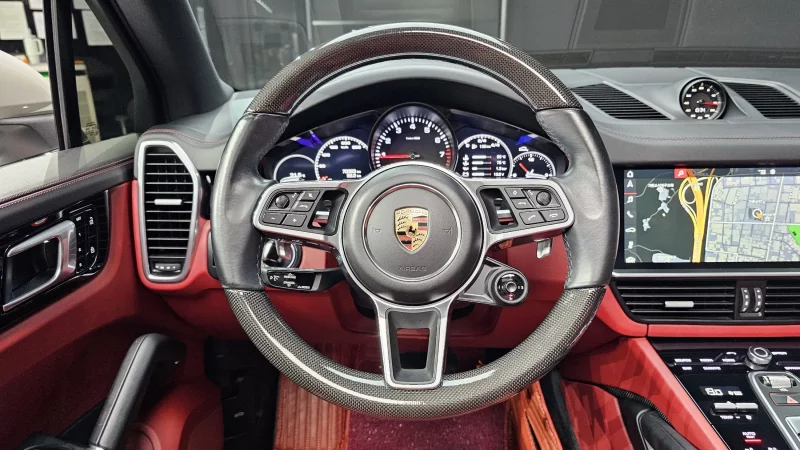 Porsche CAYENNE
