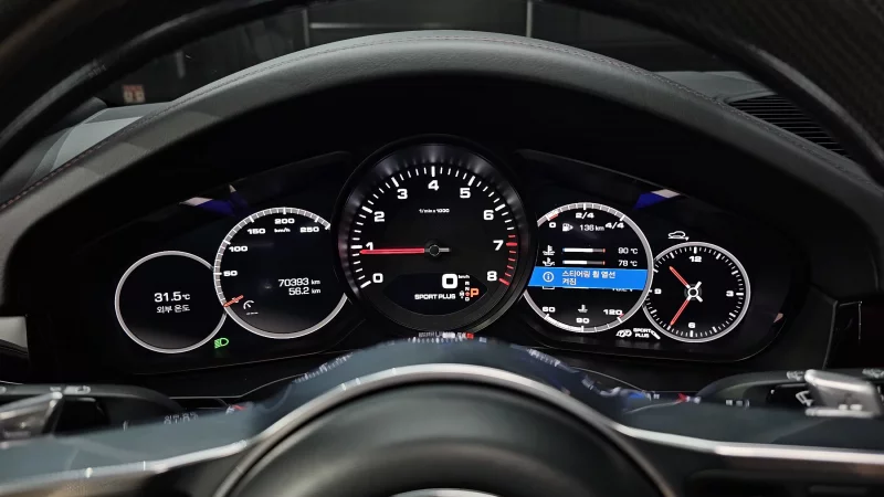 Porsche CAYENNE