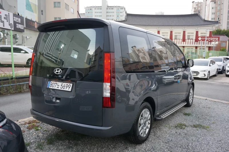 Hyundai Staria