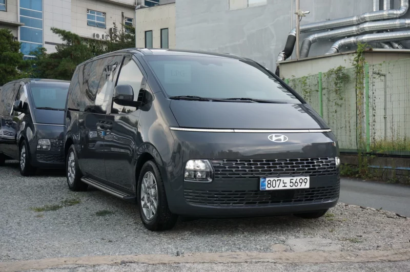 Hyundai Staria