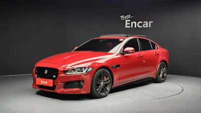 Jaguar XE