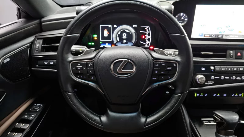 Lexus ES