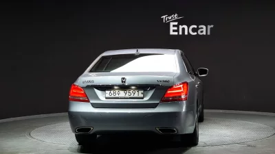Hyundai Equus