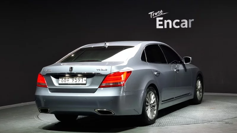 Hyundai Equus