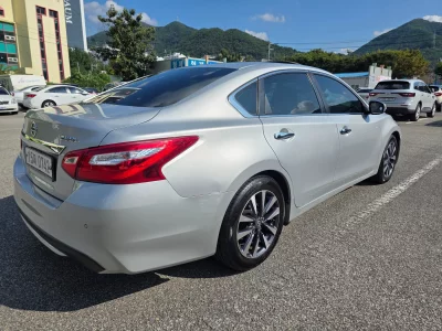 Nissan Altima