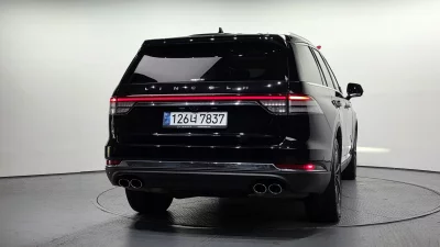 Lincoln AVIATOR