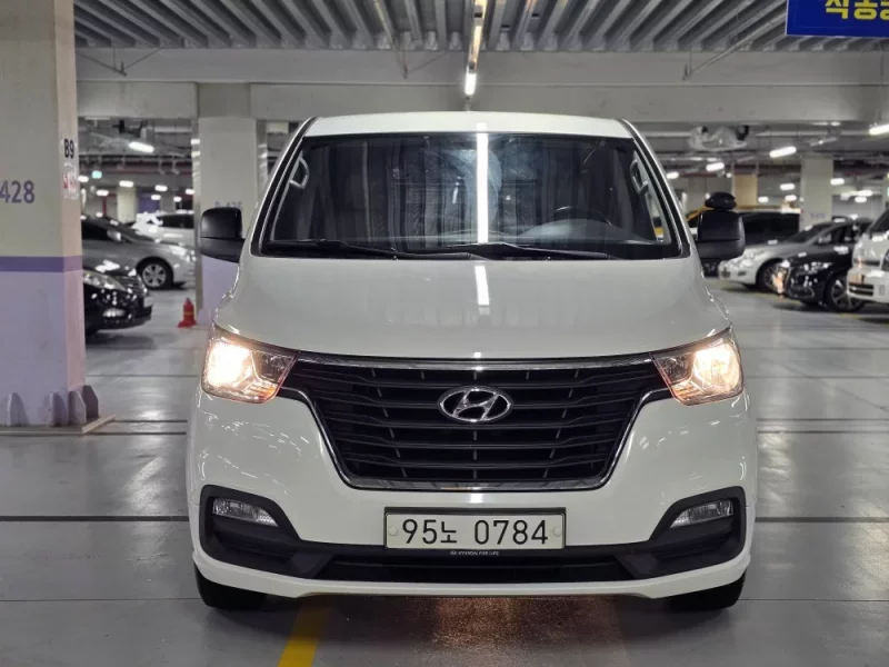 Hyundai Starex
