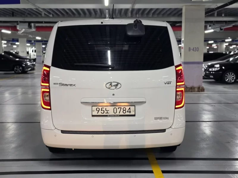 Hyundai Starex