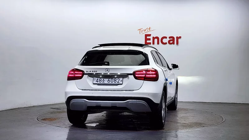 Mercedes-Benz GLA-Class