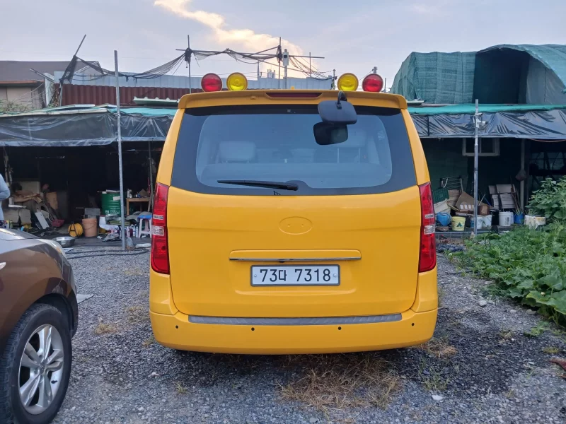 Hyundai Starex