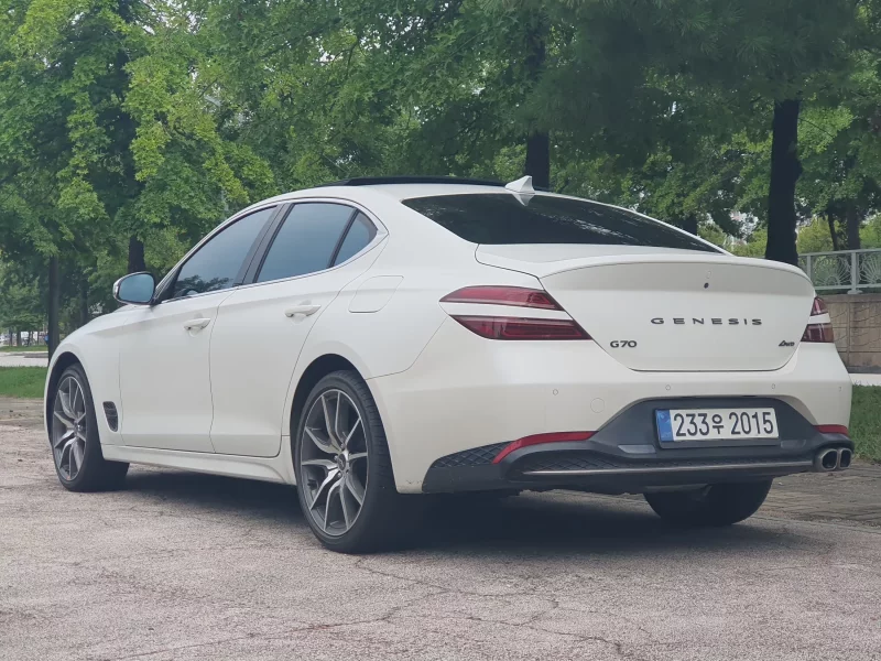 Genesis G70