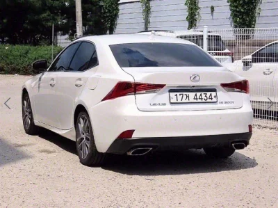 Lexus IS