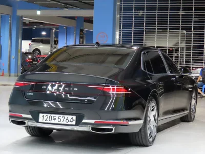 Genesis G90