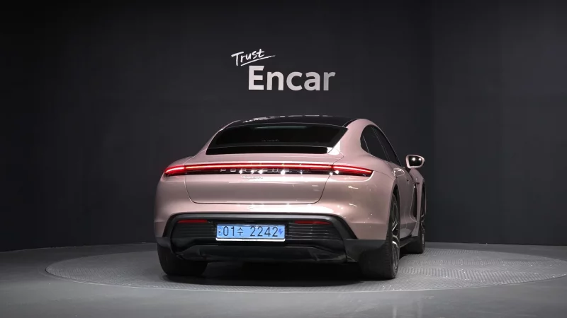 Porsche TAYCAN