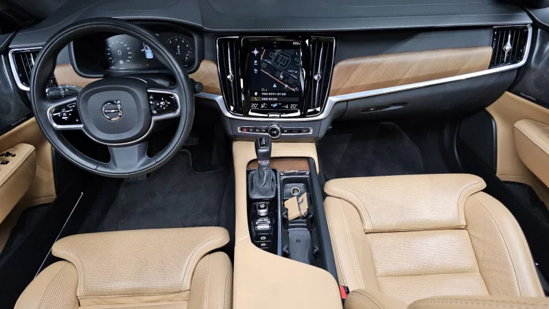 Volvo S90