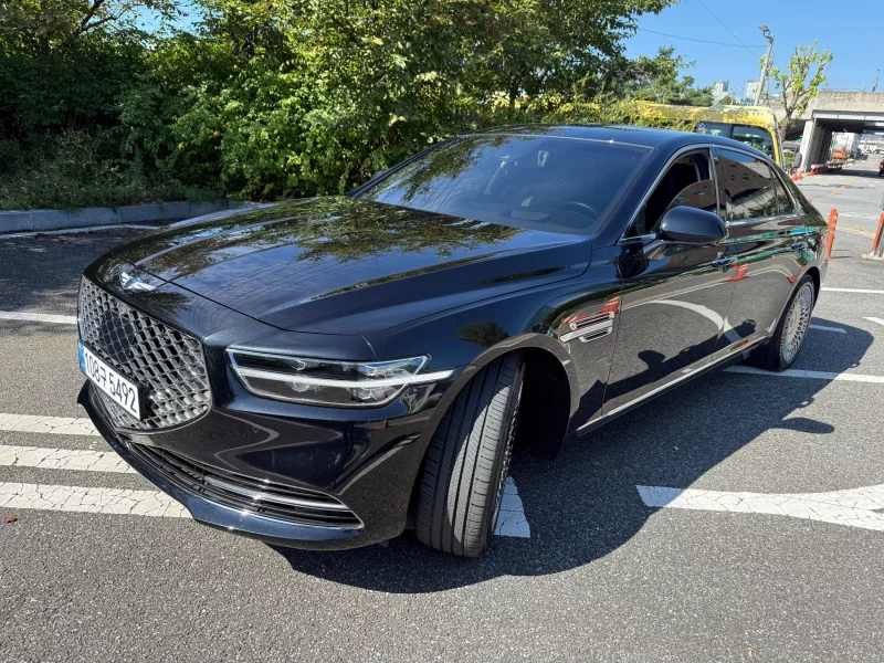 Genesis G90