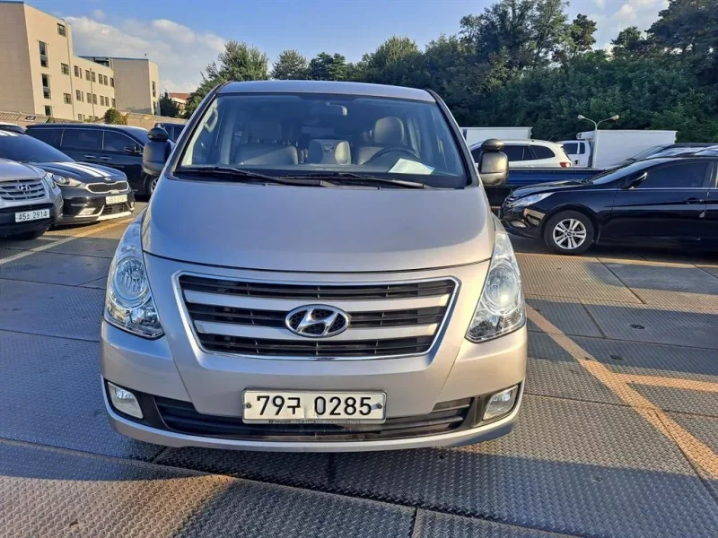 Hyundai Starex