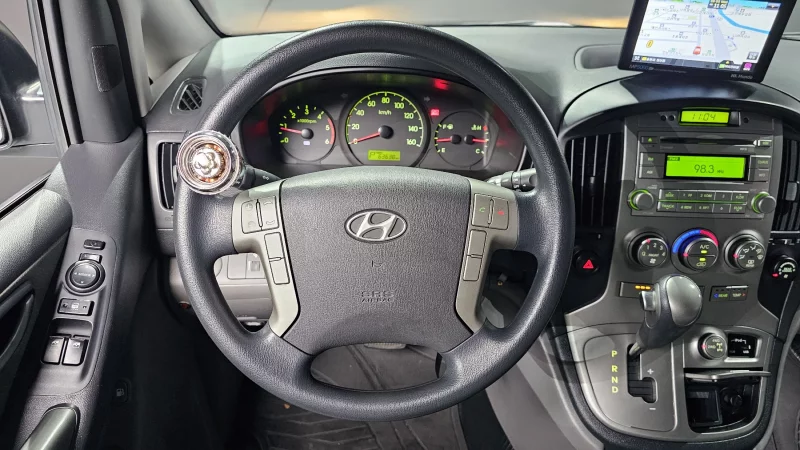 Hyundai Grand Starex