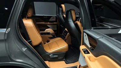 Lincoln AVIATOR