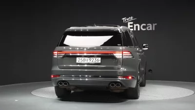 Lincoln AVIATOR