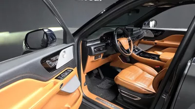 Lincoln AVIATOR