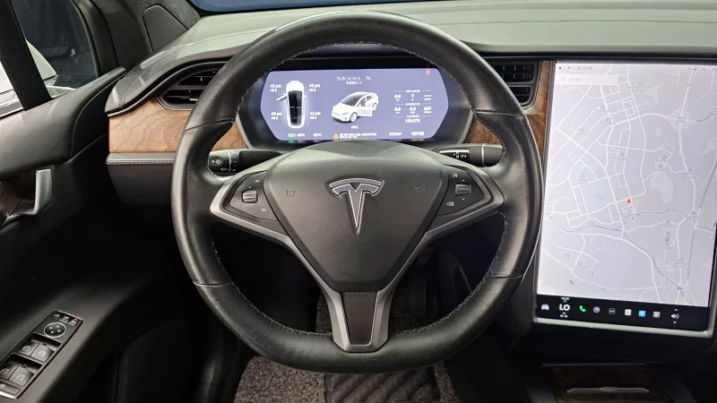 Tesla MODEL X