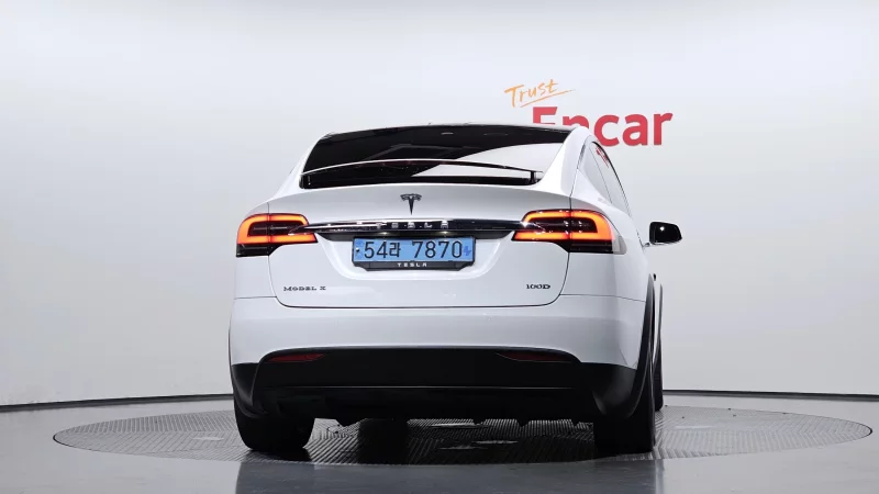 Tesla MODEL X