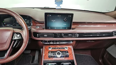 Lincoln AVIATOR