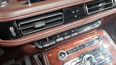 Lincoln AVIATOR