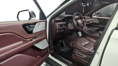 Lincoln AVIATOR