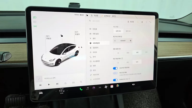 Tesla MODEL 3
