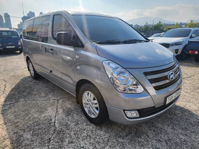 Hyundai Starex