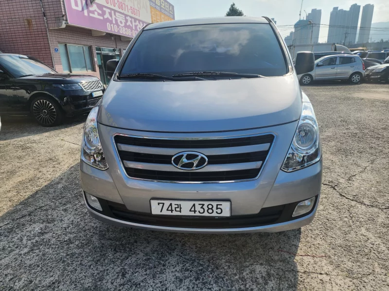 Hyundai Starex