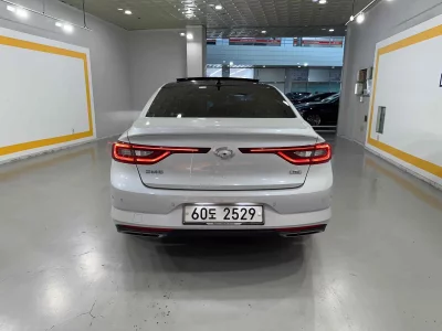 Renault SM6