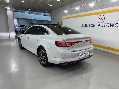 Renault SM6