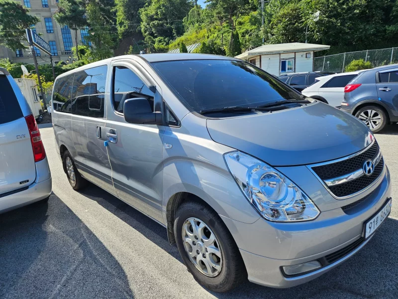 Hyundai Starex
