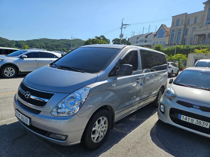 Hyundai Starex