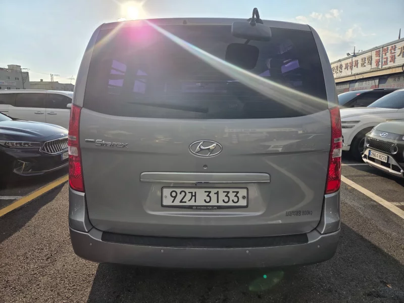 Hyundai Starex