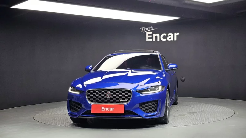 Jaguar XE