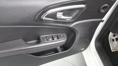 Chrysler 200
