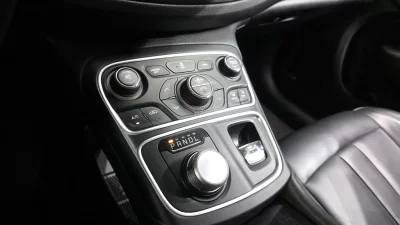 Chrysler 200
