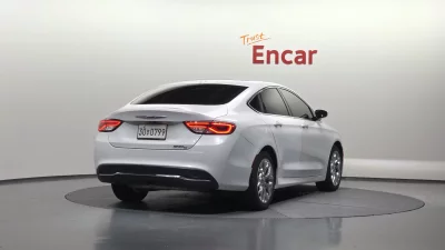 Chrysler 200