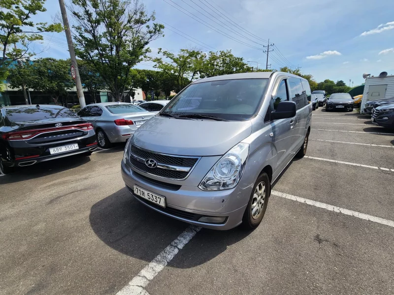 Hyundai Starex
