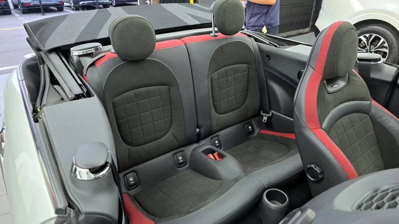 MINI Cooper Convertible